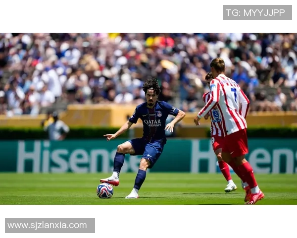 足球明星展现绝技远射技巧解析与训练方法分享