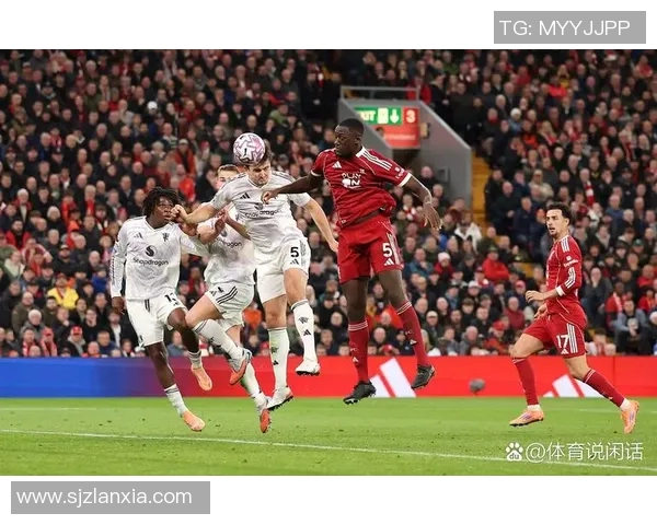 年轻人对曼联精彩对决视频回顾赛场激情与年轻活力的碰撞